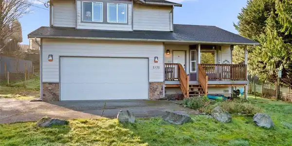 2132 256th NW