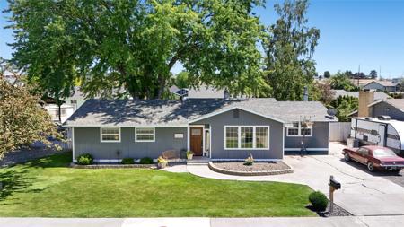 1503 Lakeway