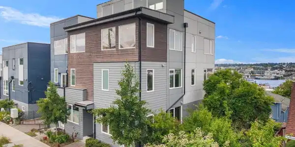 1208 Emerson
