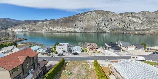 460 Lakefront Drive