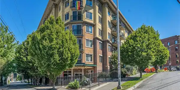 700 Denny