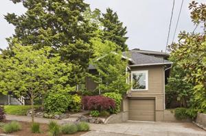 3426 Densmore N