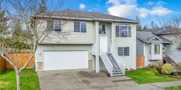 7211 38th NE
