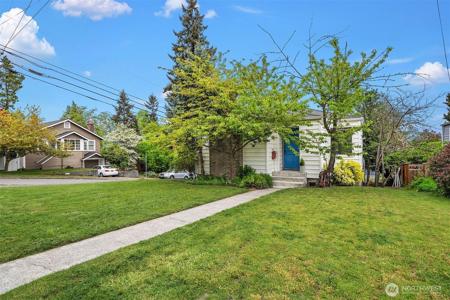 8622 17th NE