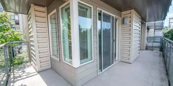 1550 Eastlake E