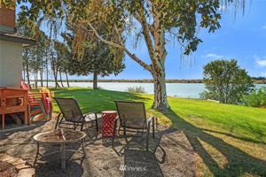 3904 W Lakeshore Drive