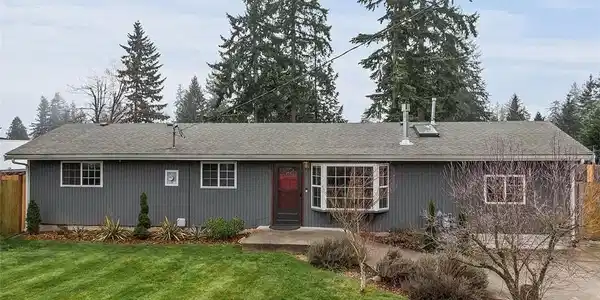 19501 67th E