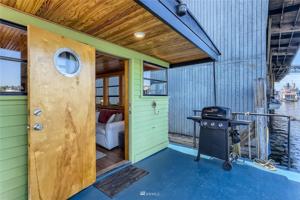2710 Westlake N