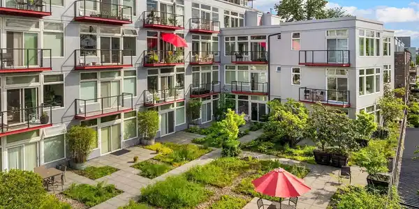 2960 Eastlake E