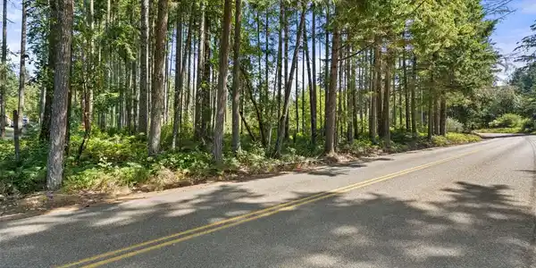 1030 Phillips Lake