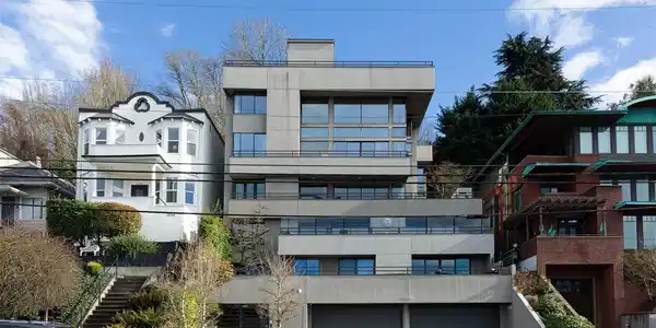 1118 Lakeview E