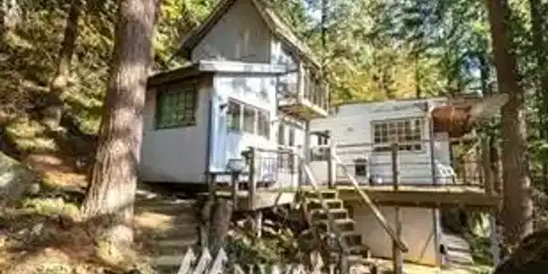 1742 Emerald Lake Way