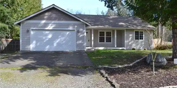 160 E Park Loop