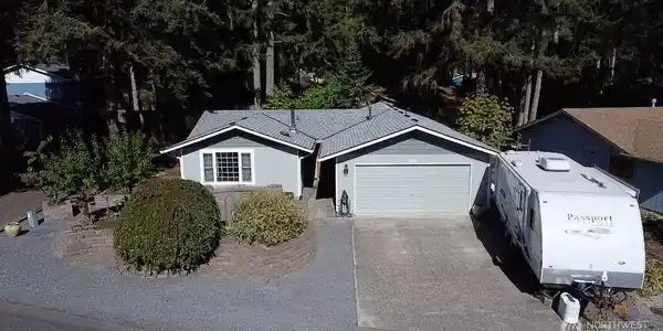 8410 Lake Forest SE
