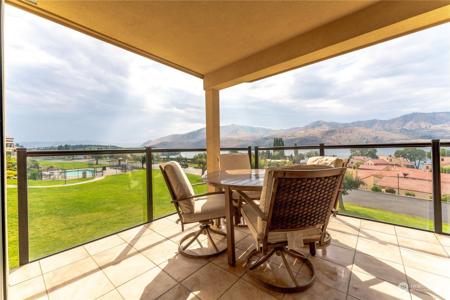 100 Lake Chelan Shores