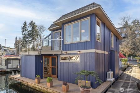 3110 Portage Bay E