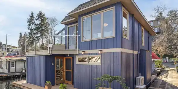 3110 Portage Bay E