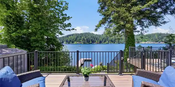 1249 Summit Lake Shore NW