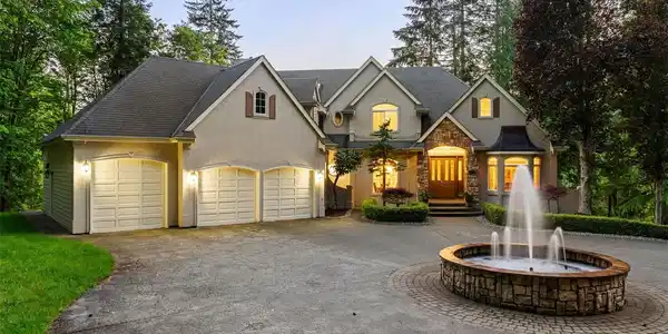 1410 Summit Lake Shore NW