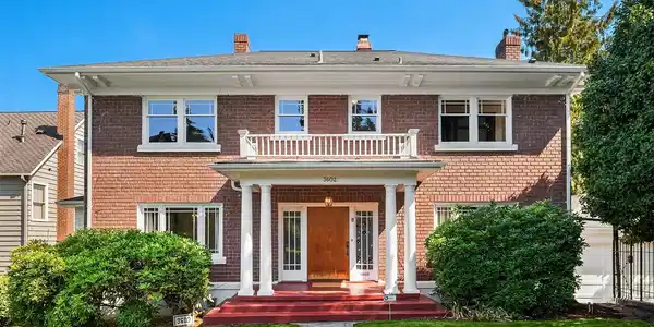 3602 Lakewood S
