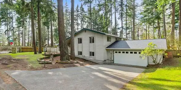 4605 Timberline SE