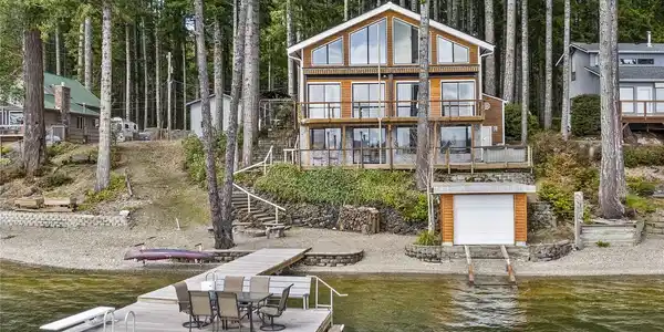 3250 Mason Lake W