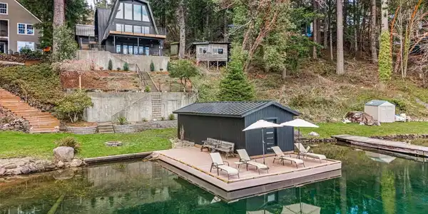 1721 Summit Lake Shore NW