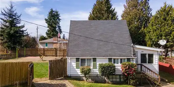 3522 S 200th Street