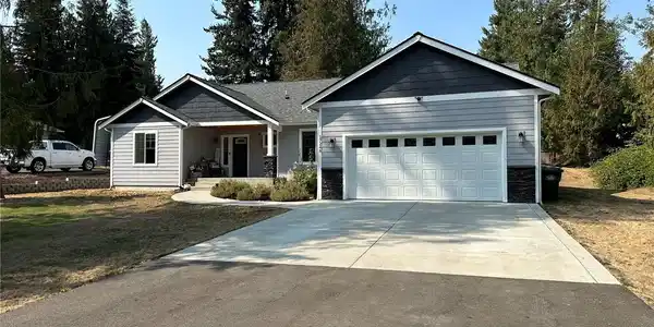 17248 Topaz Loop SE