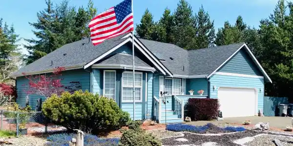 419 Lake West NE