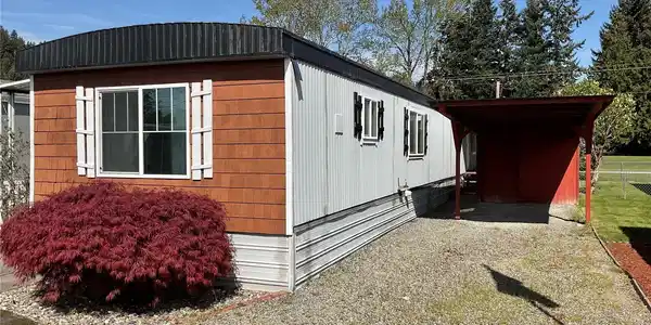 5629 113th E