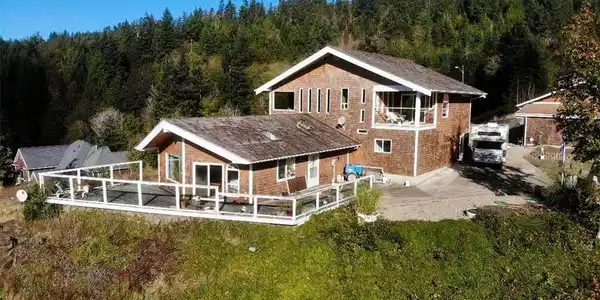 1908 Summit Lake Shore NW