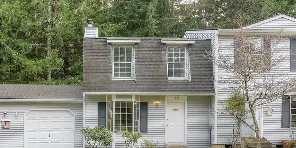 821 Kaiser Road NW