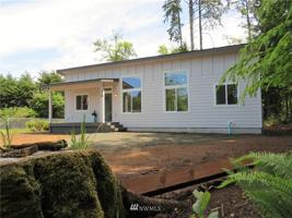 640 Rainbow NE
