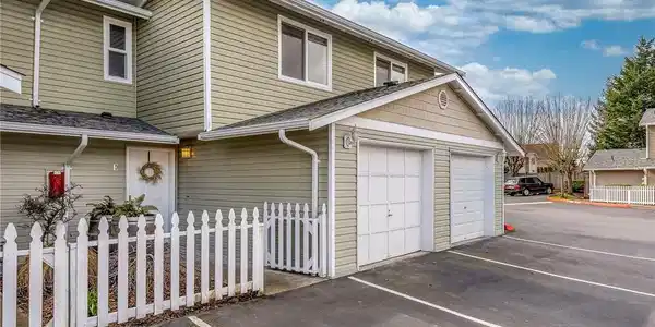 2400 Milton NE
