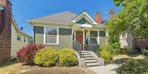 8045 14th NE