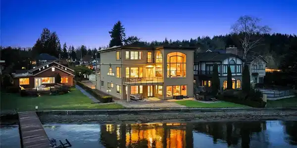 4701 Shore