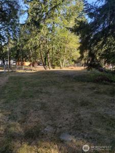 551 Lakeshore E