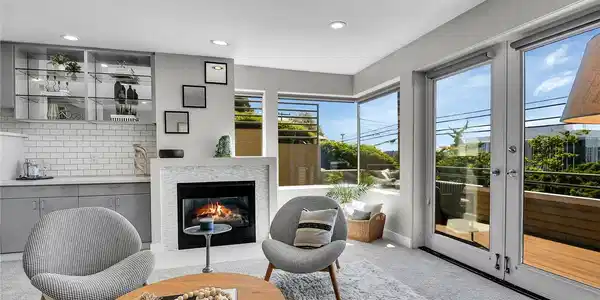 1202 Lakeview E