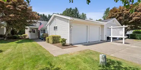 4817 Stratford SE