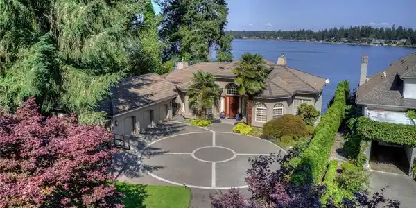 108 Country Club Circle SW