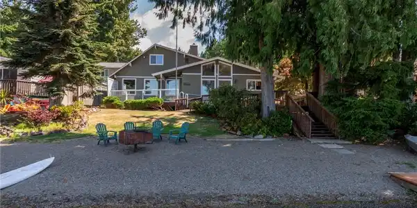 181 Mason Lake E