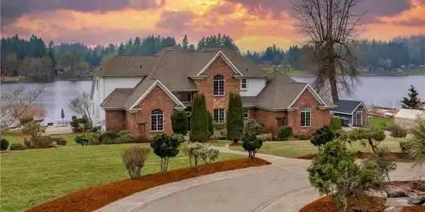 6115 Black Lake Belmore SW