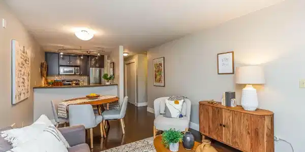 3411 Wallingford N
