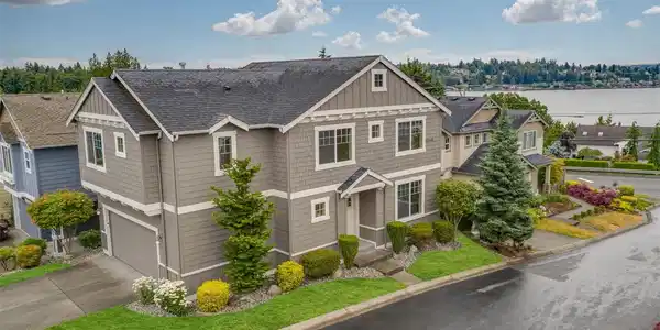 1227 93rd NE