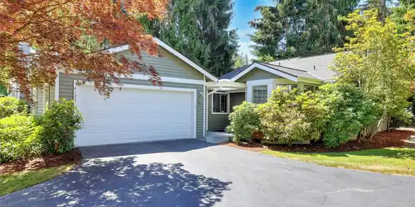 4123 244th SE