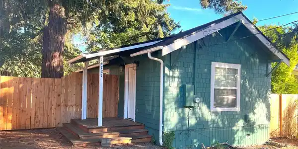 14721 Portland SW