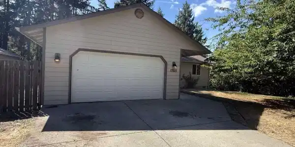 17825 Clear Lake SE
