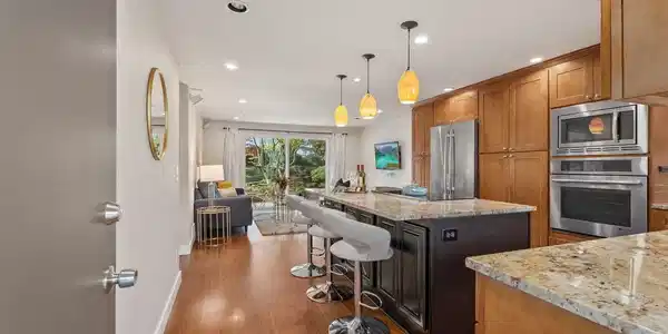 315 10th S