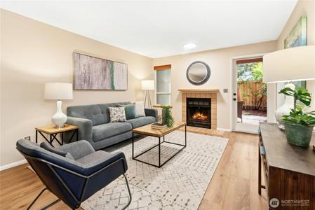 13717 Linden N